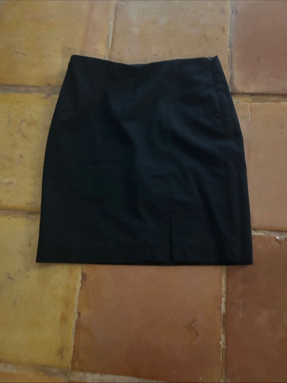Express Classic Black Women's Pencil Skirt - Versatile Office Staple size 0